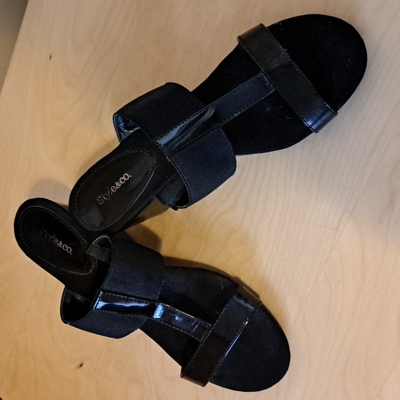 Sz 6 fits 6.5" 'Style & Co' black patent wedge heel 2.5" open toe sandals - Picture 2 of 6